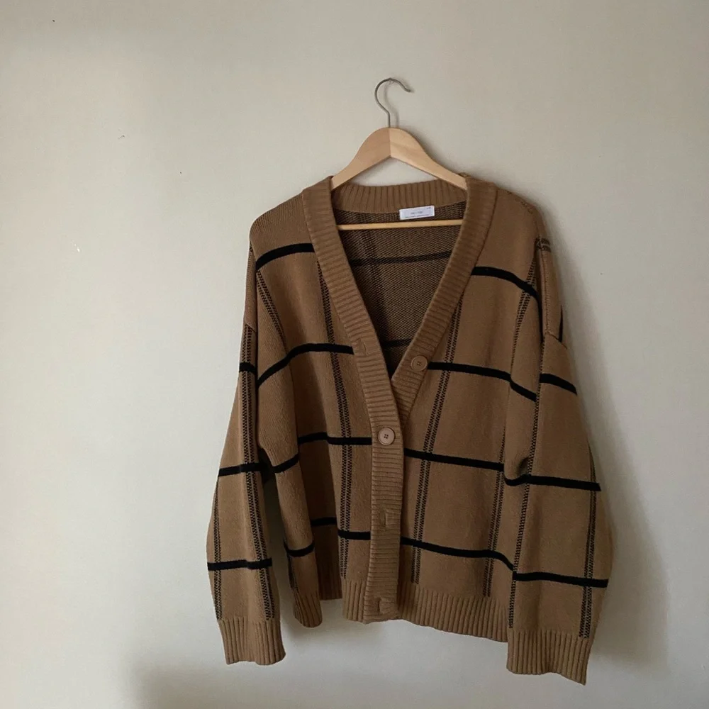 Oak + Fort Oversized Plaid Cardigan - Picture 4 of 11